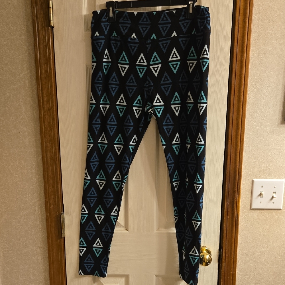 LuLaRoe Blue and Teal Geometric Leggings